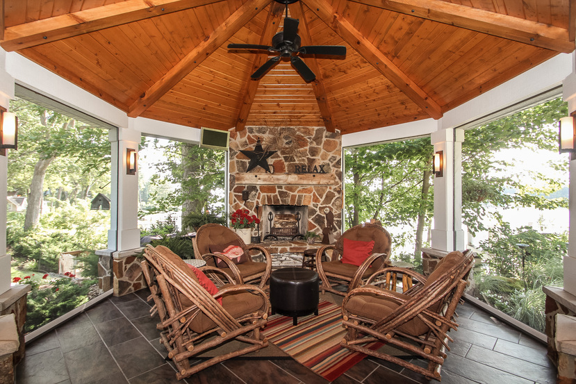 Screened-In Porch